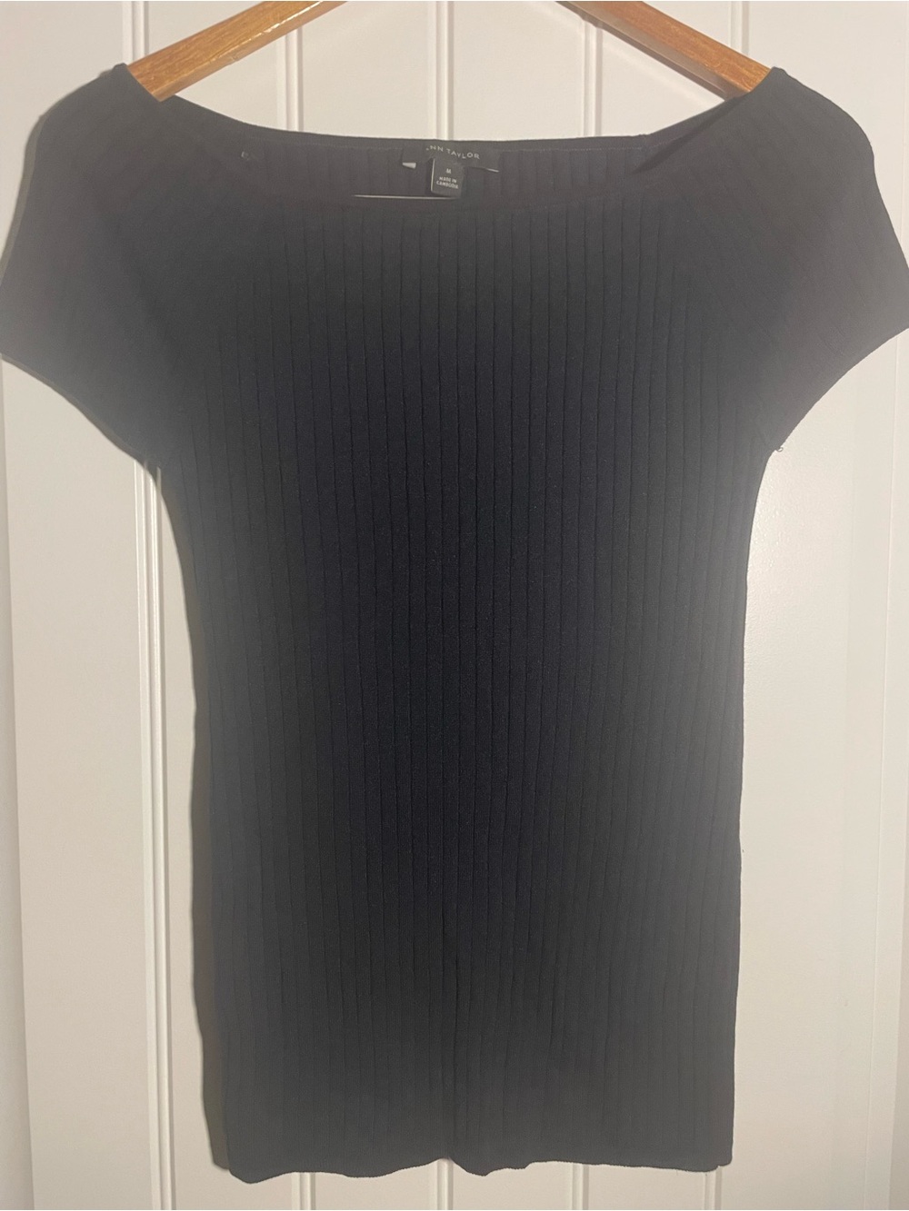 Ann Taylor Black Rib-Knit Off-The-Shoulder Short Sleeve MEDIUM